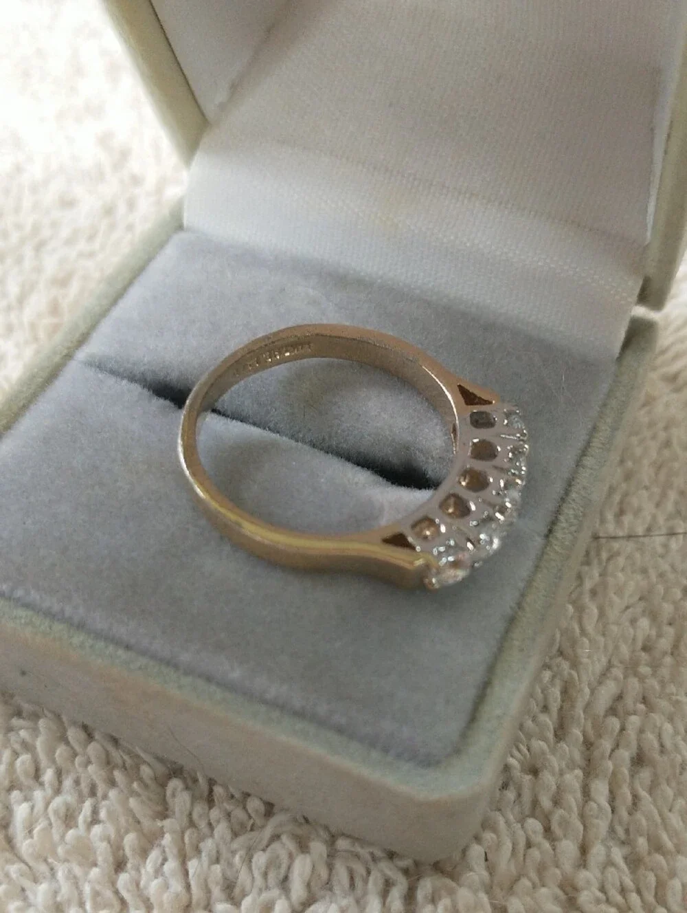 14k Solid Gold Wedding Band With Diamonds